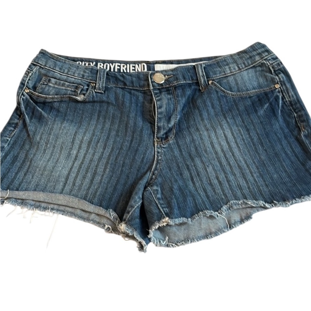 DKNY size 10 blue jean shorts frayed hem black pin stripe boyfriend cut